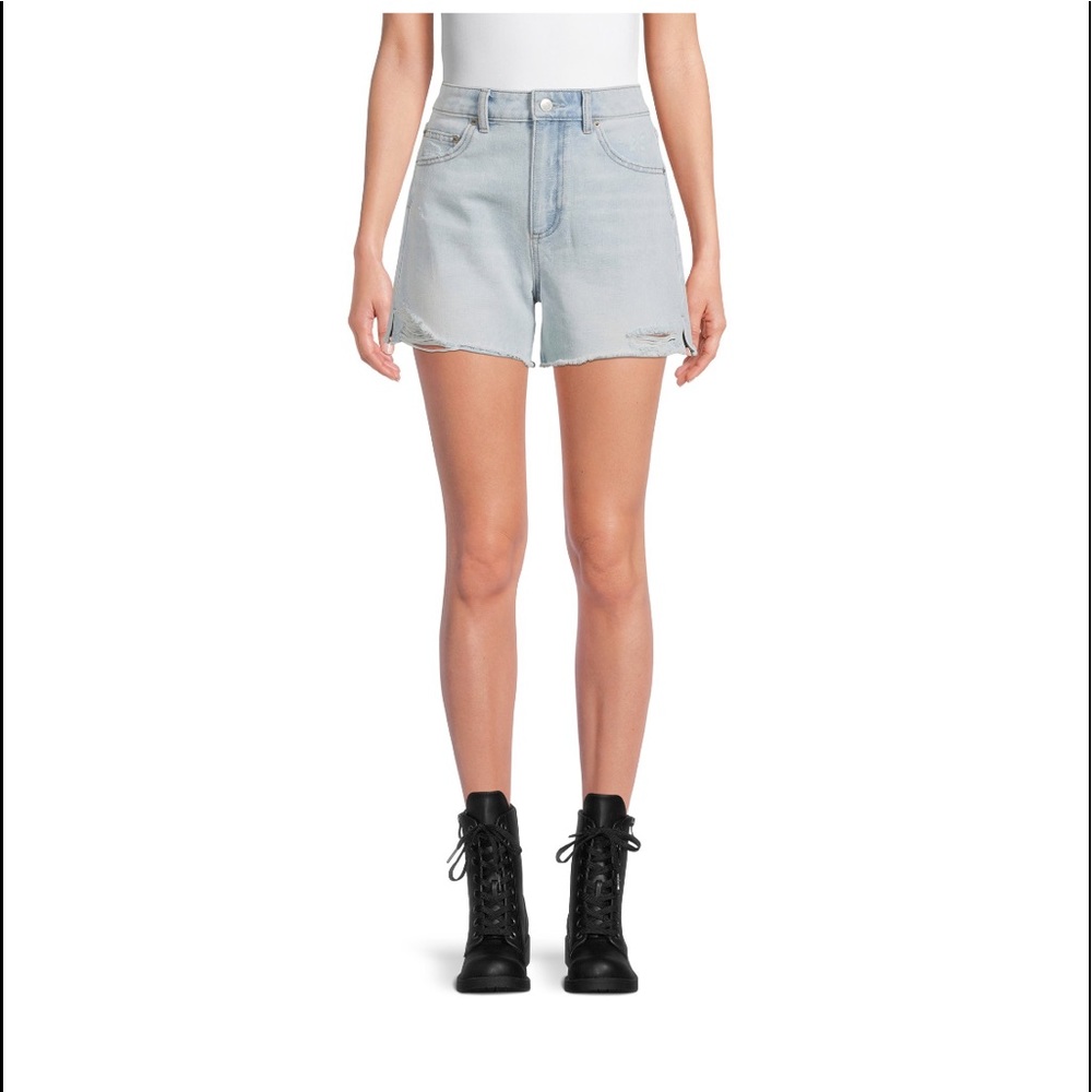 New no boundaries high rise midi shorts light wash jean Size 15